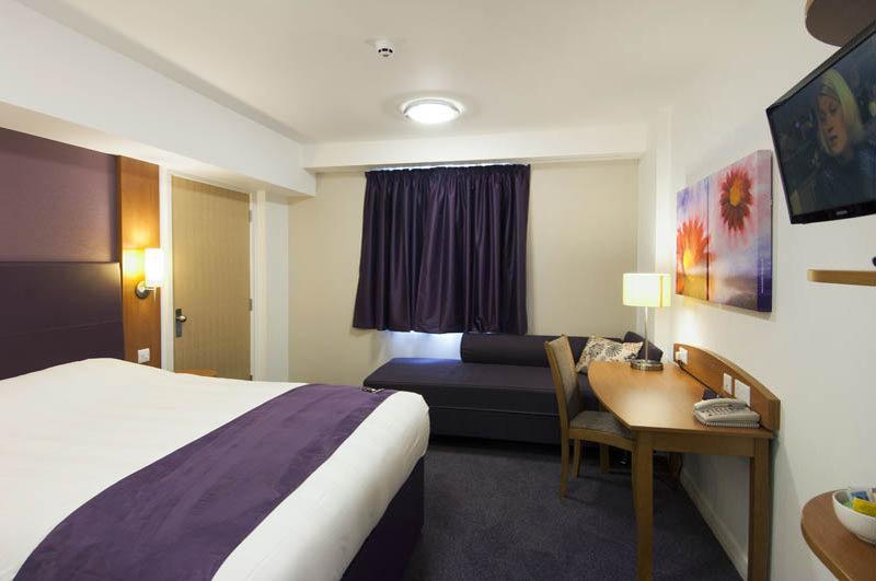 Premier Inn Premier Inn Stockport Central Extérieur photo
